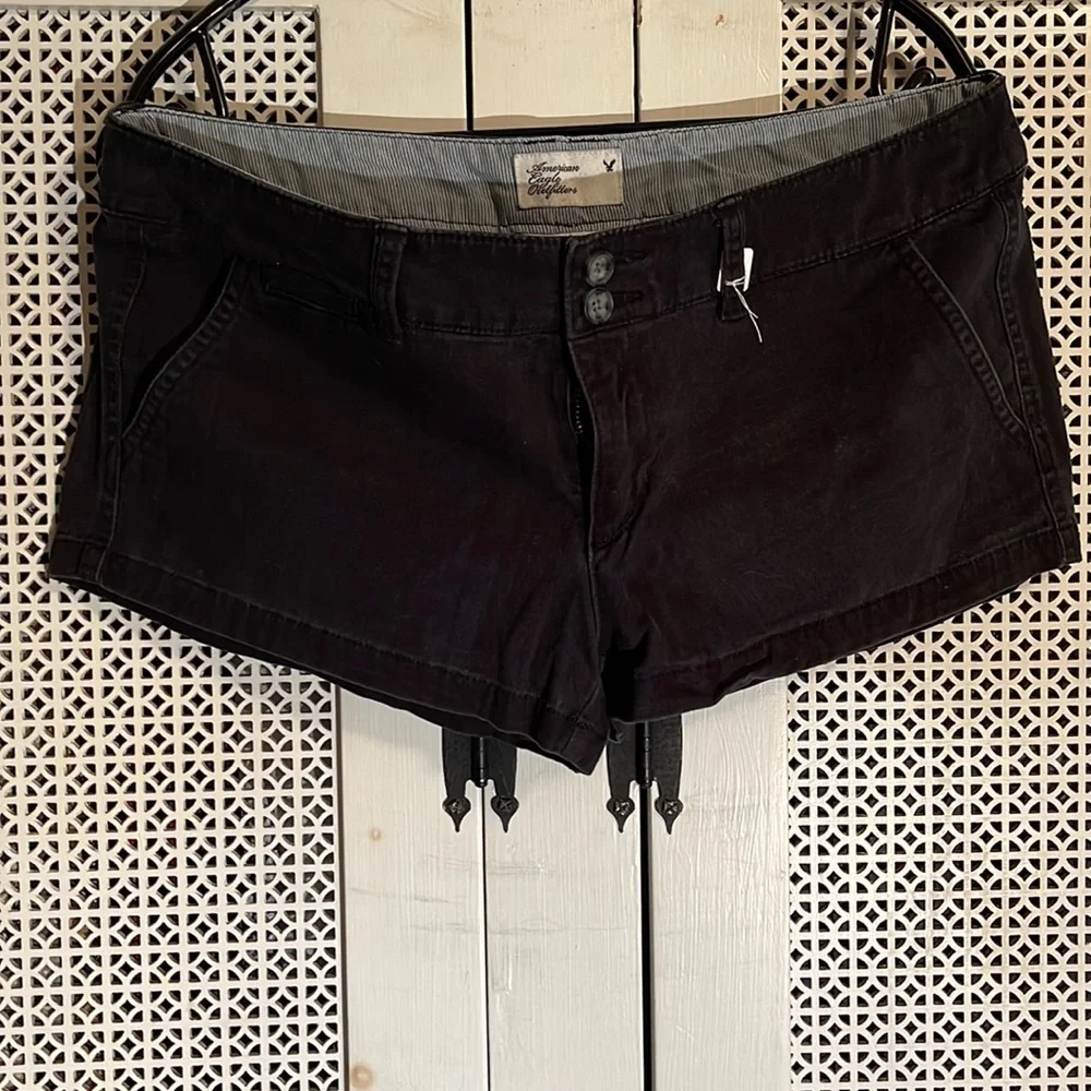 AE Shorts - Picture 1 of 3